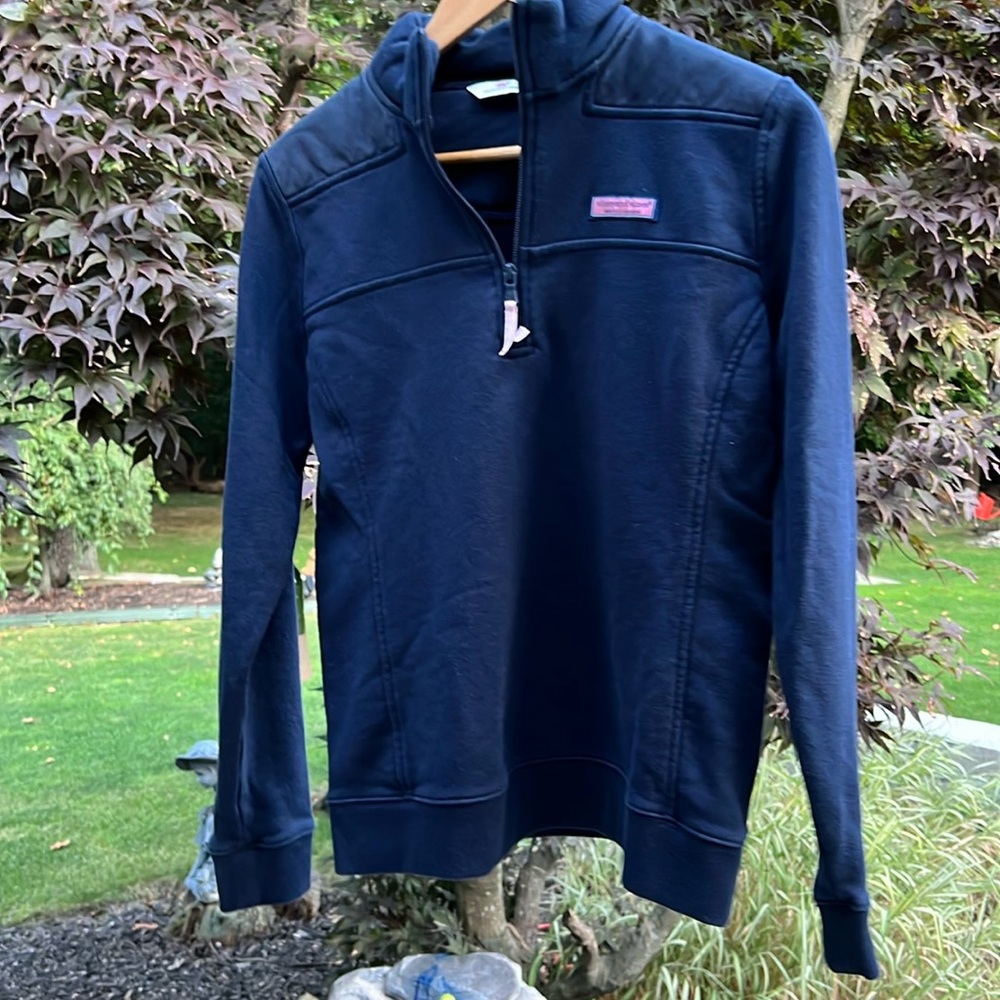 Vineyard vine sweatshirt